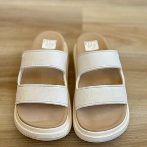 Reef Cream Double Strap Slides – Women’s Size 10 – Excellent Condition